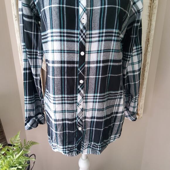 Croft & Barrow Women's Long Sleeve Button Down Plaid Shirt in Black & Aqua - Picture 4 of 8